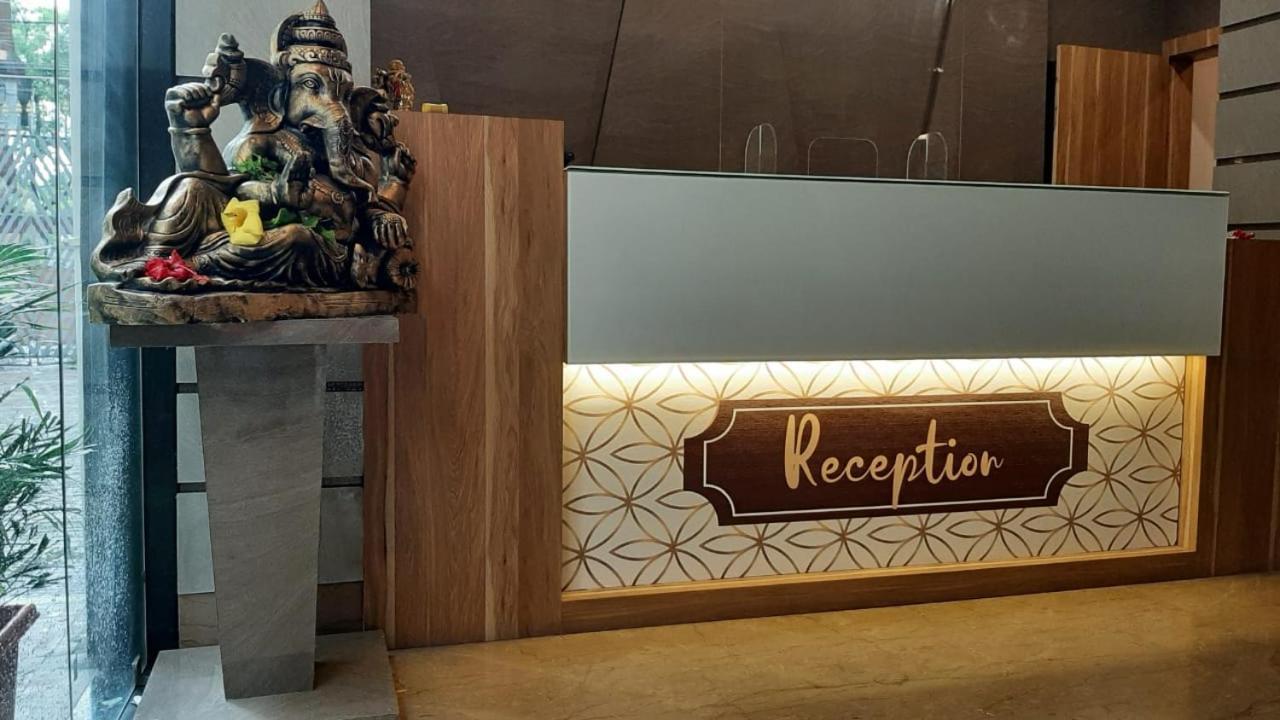 Hotel Royal City Siliguri Buitenkant foto